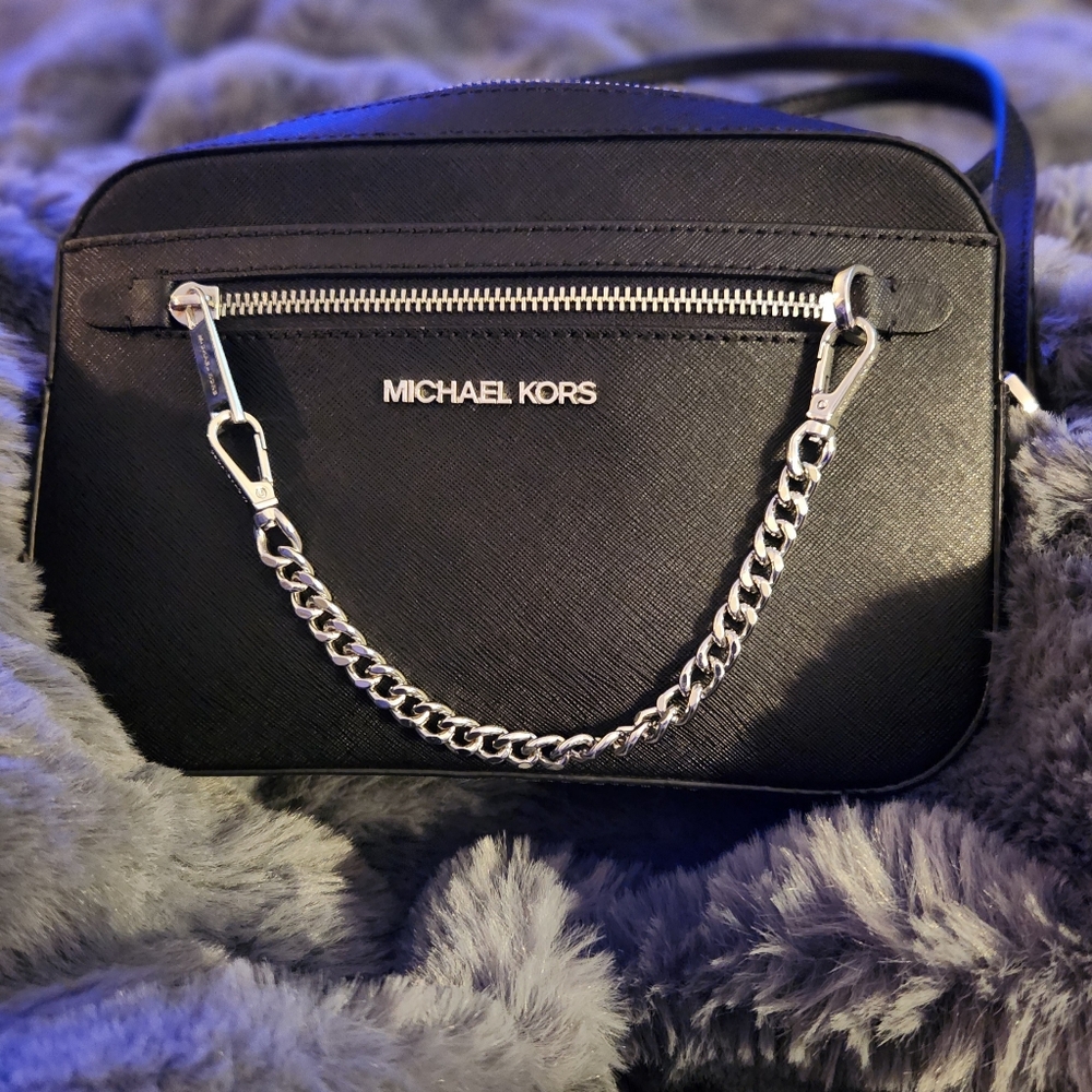 Jet Set Large Logo Crossbody Bag
